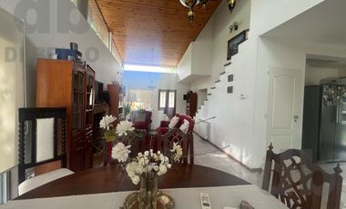 Casa en venta en Barrio Estancia Smithfield, sobre lote central