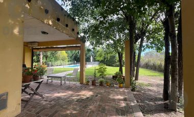 Casa en venta en Barrio Estancia Smithfield, sobre lote central