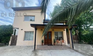 Casa en venta en Barrio Estancia Smithfield, sobre lote central