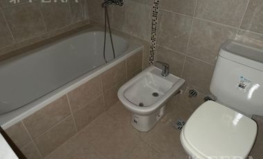 Venta de departamento 2 ambientes con balcón en Wilde