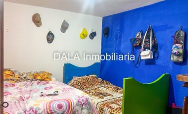 SE VENDE CASA INDEPENDIENTE EN EL CENTRO DE CHIA