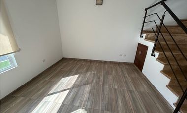 Se arrienda casa por el sector de Galicia, Santa Marta