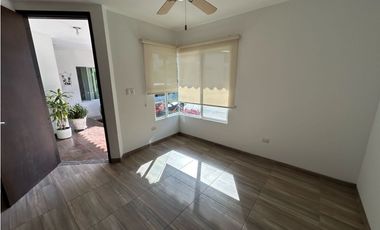 Se arrienda casa por el sector de Galicia, Santa Marta