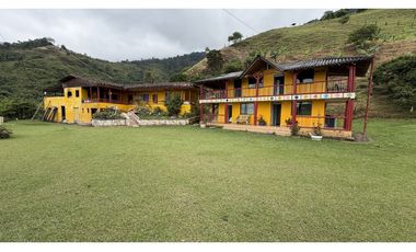 VENTA DE FINCA EN CALARC, QUINDO, COLOMBIA
