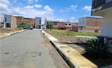 VENTA CASAS Y LOTES SOLARES DEL COUNTRY