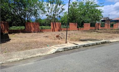 VENTA CASAS Y LOTES SOLARES DEL COUNTRY