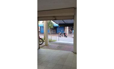 SE  ARRIENDA LOCAL COMERCIAL FRENTE LA UIS /BARRIO LA UNIVERSIDAD