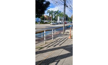 SE  ARRIENDA LOCAL COMERCIAL FRENTE LA UIS /BARRIO LA UNIVERSIDAD