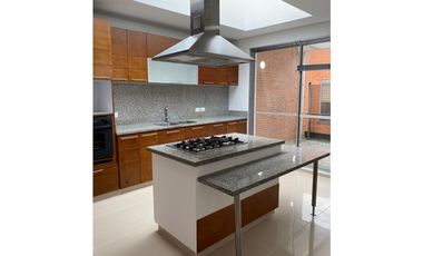 Apartamento Penthouse en Arriendo, Santa Paula
