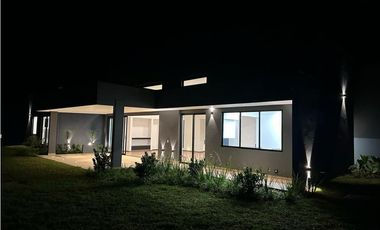 VENTA SENDEROS DE FIZEBAD - EL RETIRO - SOLO UN NIVEL