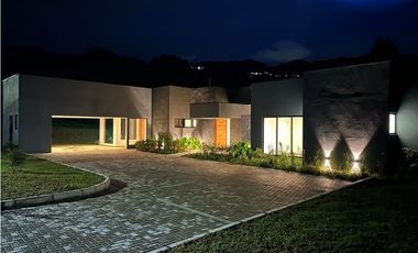 VENTA SENDEROS DE FIZEBAD - EL RETIRO - SOLO UN NIVEL