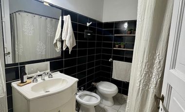 Casa en venta en el corazón de San Antonio de Areco - 1684 m2 de terreno