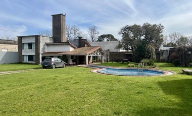 Casa en venta en el corazón de San Antonio de Areco - 1684 m2 de terreno