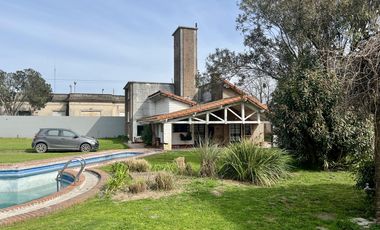 Casa en venta en el corazón de San Antonio de Areco - 1684 m2 de terreno
