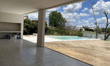 Casa en venta en El Canton Norte-Laguna-5 Ambientes-Pileta.