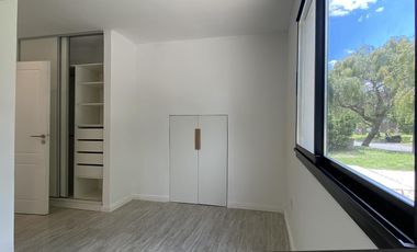 Casa en venta en El Canton Norte-Laguna-5 Ambientes-Pileta.