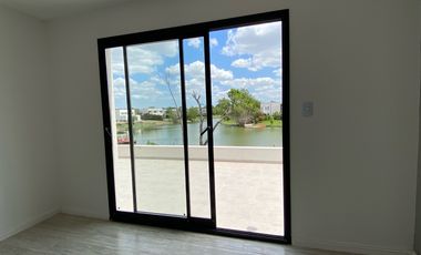 Casa en venta en El Canton Norte-Laguna-5 Ambientes-Pileta.