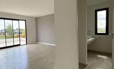 Casa en venta en El Canton Norte-Laguna-5 Ambientes-Pileta.