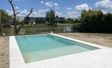 Casa en venta en El Canton Norte-Laguna-5 Ambientes-Pileta.