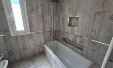 Alquiler Casa 3 dorm y pileta, Barrio Cerrado La Castellana, Neuquen