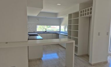 Alquiler Casa 3 dorm y pileta, Barrio Cerrado La Castellana, Neuquen