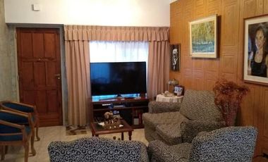 DUPLEX 5 AMB. AMPLIOS CON GARAGE Y PATIO
