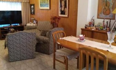 DUPLEX 5 AMB. AMPLIOS CON GARAGE Y PATIO