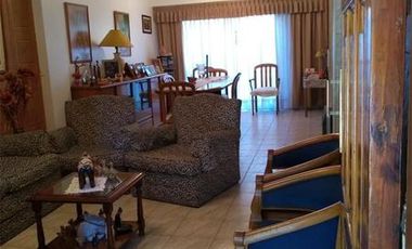 DUPLEX 5 AMB. AMPLIOS CON GARAGE Y PATIO