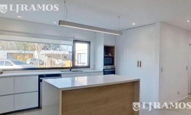 Casa en Area 3 de San Matias  PG