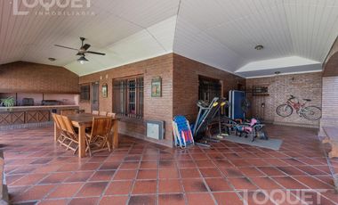 Importante casa en barrio Sur