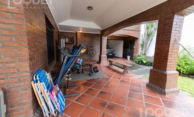 Importante casa en barrio Sur