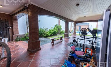 Importante casa en barrio Sur