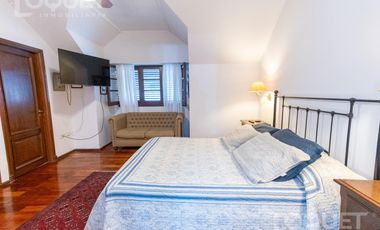 Importante casa en barrio Sur