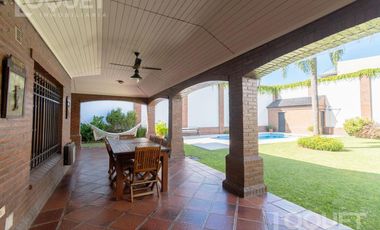Importante casa en barrio Sur