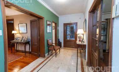 Importante casa en barrio Sur