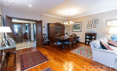 Importante casa en barrio Sur
