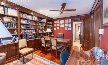 Importante casa en barrio Sur
