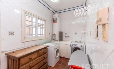 Importante casa en barrio Sur