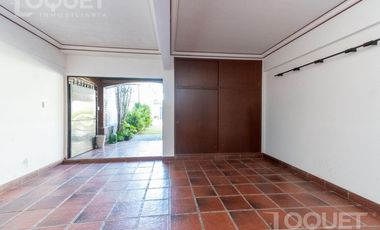 Importante casa en barrio Sur