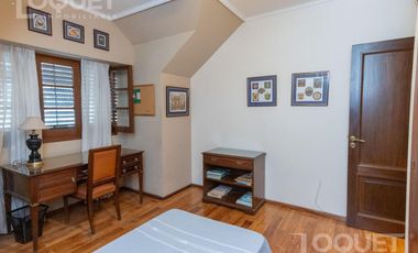 Importante casa en barrio Sur