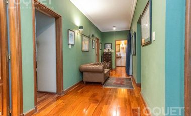 Importante casa en barrio Sur