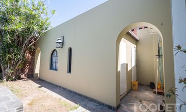 Casa de Tres dormitorios en Barrio Constituyentes