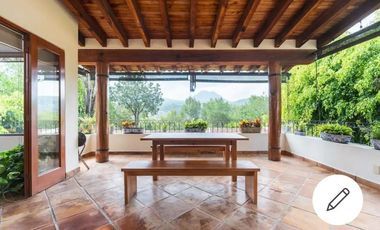 Casa en renta con acceso al Club de Golf de Avandaro , Valle de Bravo