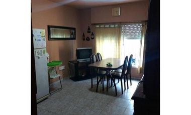 CASA 4 AMB CON QUINCHO. Y DPTO. 2 AMB. Oportunidad!!!