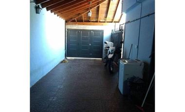 CASA 4 AMB CON QUINCHO. Y DPTO. 2 AMB. Oportunidad!!!