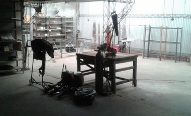 AMPLIO GALPON EN VENTA CON OFICINAS