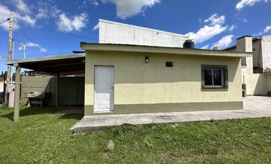 Casa en  calle Moreno
