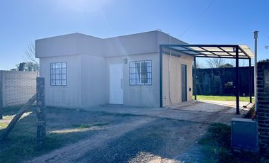 Casa en venta en Guemes y C. Merti - dos dormitorios un baño
