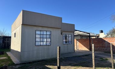 Casa en venta en Guemes y C. Merti - dos dormitorios un baño