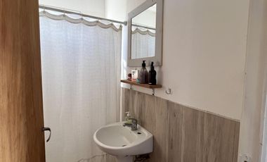 Casa en venta en Guemes y C. Merti - dos dormitorios un baño